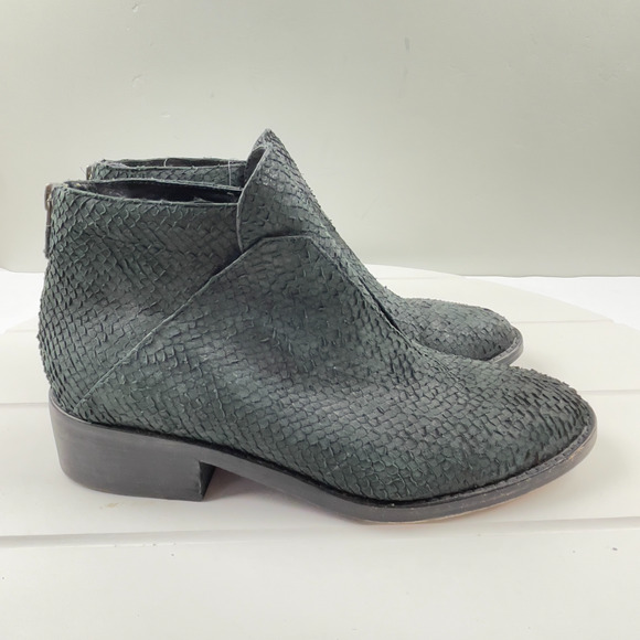 Eileen Fisher Boots Womens Size 7.5 Green Snake Textured Leather Ankle Booties - Picture 1 of 6